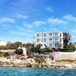 https://villa-grachira.hotelsalgherosardinia.com