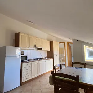 https://casa-vacanze-cau-viale-europa.hotelsalgherosardinia.com